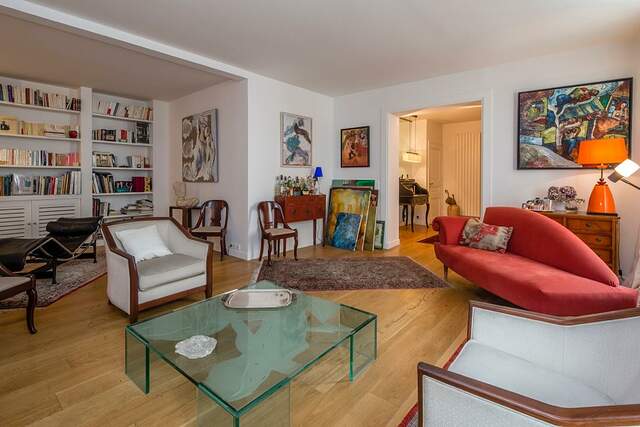 Buy apartment in Paris