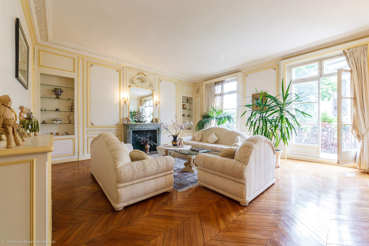 Luxurious apartment for sale in Paris - Rue le Tasse