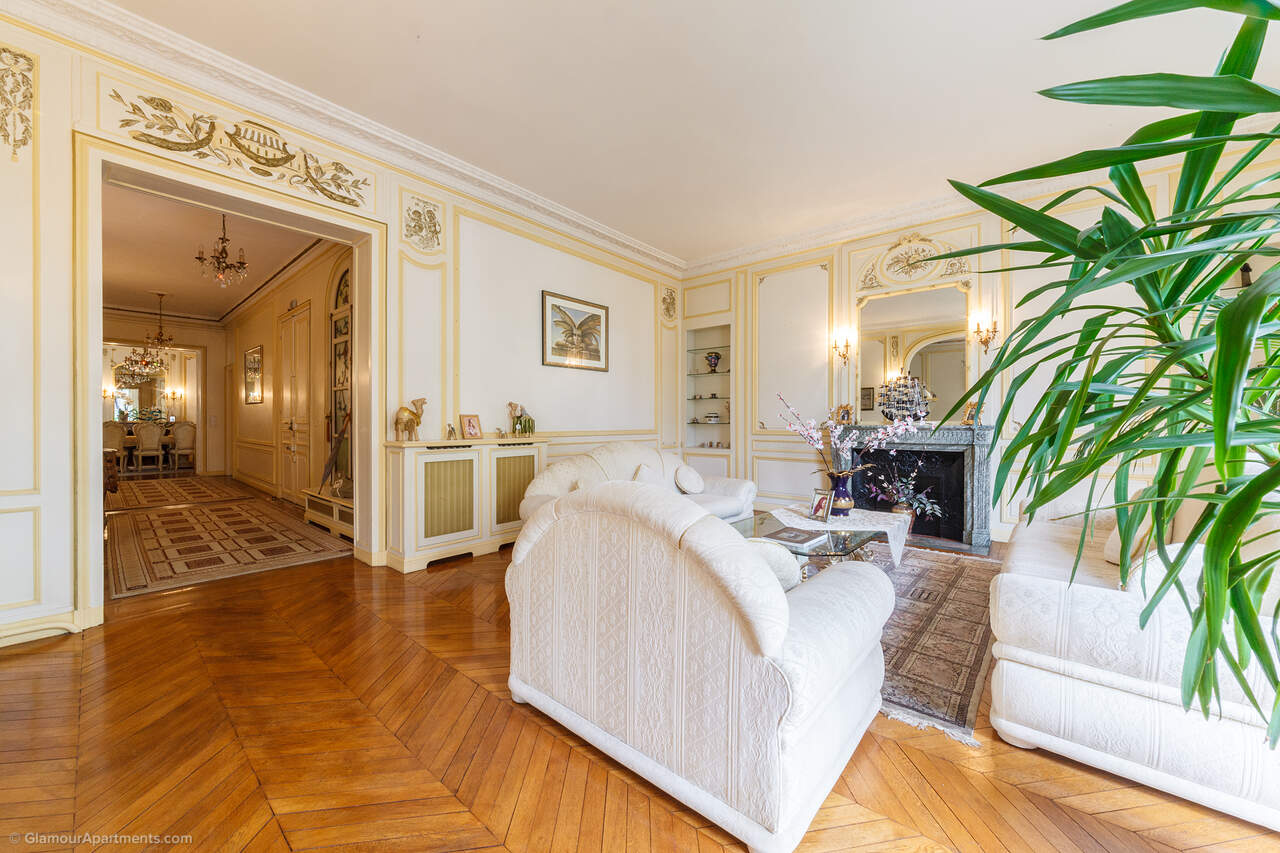 Luxurious apartment for sale in Paris - Rue le Tasse